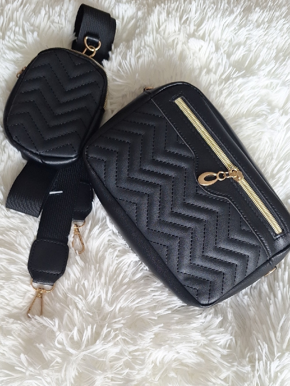 NWOT Black Quilted Crossbody Bag with Gold Hardware and Strap Wallet